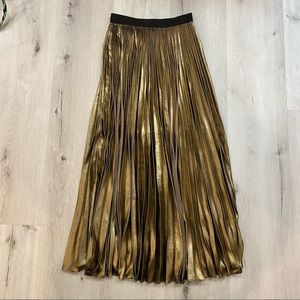 BCBG, gold pleated maxi skirt, size XS